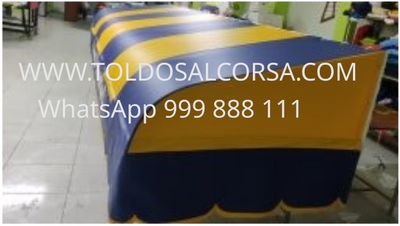 Fabricamos e instalamos toldos curvos para tiendas.