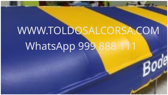 Fabricamos e instalamos toldos curvos para tiendas.